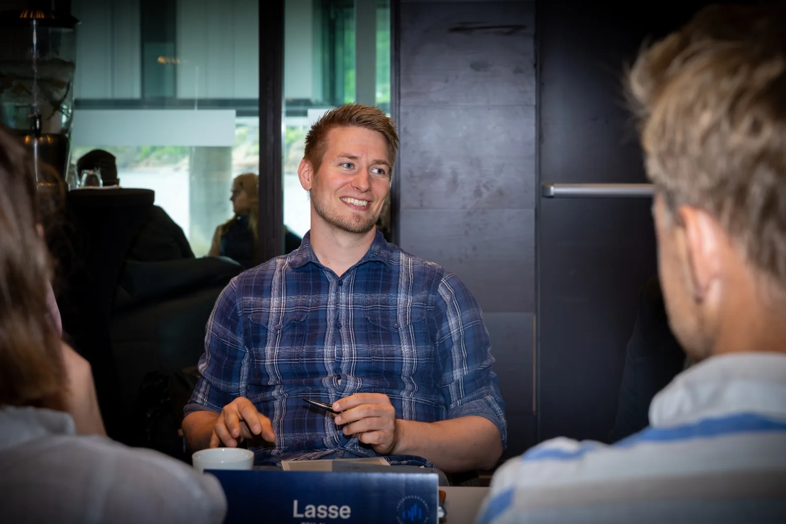 Ung talent i samtale under samling